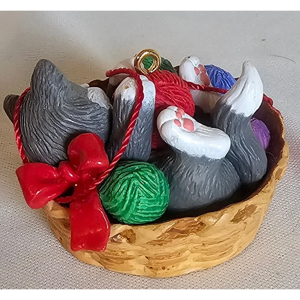 Hallmark Keepsake Ornament 2010 OS Multi Kitten in Yarn Basket Figurine